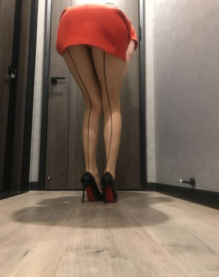 老卫干淑容完整版_BD英语免费观看电视剧